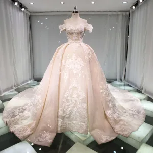 Slående Champagne Brudekjoler 2019 Prinsesse Av Skulderen Korte Ermer Ryggløse Appliques Blonder Beading Glitter Tyll Cathedral Train Buste