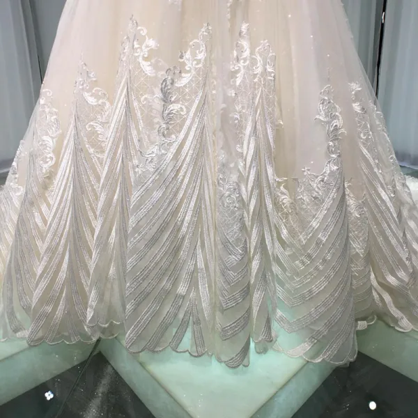 Beste Champagne Brudekjoler 2019 Prinsesse Av Skulderen Kjæreste Langermede Ryggløse Appliques Blonder Krystall Beading Glitter Tyll Cathedral Train Buste