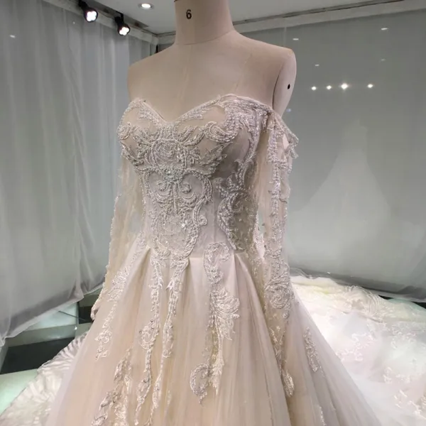 Beste Champagne Brudekjoler 2019 Prinsesse Av Skulderen Kjæreste Langermede Ryggløse Appliques Blonder Krystall Beading Glitter Tyll Cathedral Train Buste