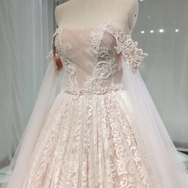 Luksus Champagne Blonder Brudekjoler 2019 Prinsesse Kjæreste Av Skulderen Korte Ermer Ryggløse Beading Cathedral Train Buste