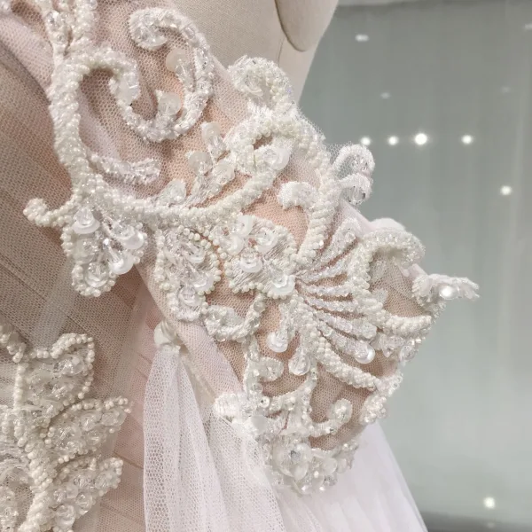Luksus Champagne Blonder Brudekjoler 2019 Prinsesse Kjæreste Av Skulderen Korte Ermer Ryggløse Beading Cathedral Train Buste