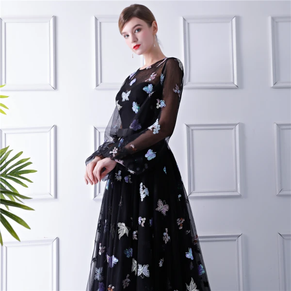 Romantique Noire Transparentes Robe De Soirée 2019 Princesse Encolure Dégagée Gonflée Manches Longues Appliques Paillettes Brodé Train De Balayage Volants Robe De Ceremonie