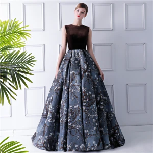 Moderne Mode Marron Robe De Bal 2019 Robe Boule Encolure Dégagée Sans Manches Impression Fleur Satin Tribunal Train Volants Robe De Ceremonie