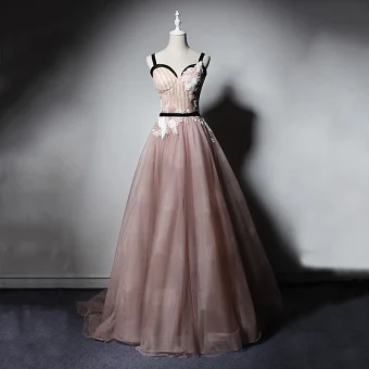 Élégant Perle Rose Robe De Bal 2019 Princesse Épaules Sans Manches Appliques En Dentelle Ceinture Longue Volants Dos Nu Robe De Ceremonie