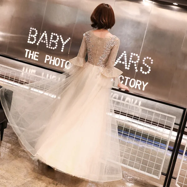 Élégant Champagne Robe De Soirée 2019 Princesse V-Cou Manches de cloche Appliques En Dentelle Perlage Glitter Longue Volants Robe De Ceremonie