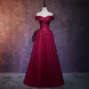 Classy Burgundy Evening Dresses  2019 A-Line / Princess Off-The-Shoulder Short Sleeve Beading Tassel Appliques Lace Floor-Length / Long Ruffle Backless Formal Dresses