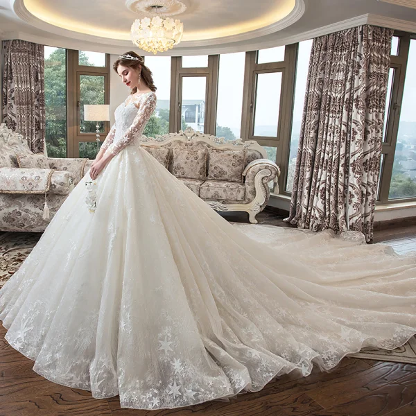 Romantisch Champagner Durchsichtige Brautkleider / Hochzeitskleider 2019 Ballkleid Eckiger Ausschnitt 3/4 Ärmel Rückenfreies Star Applikationen Spitze Kathedrale Schleppe Rüschen