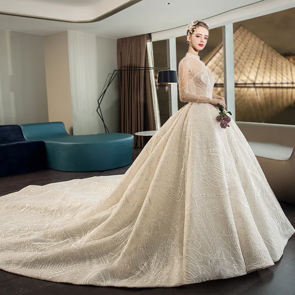 Luxus / Herrlich Champagner Durchsichtige Brautkleider / Hochzeitskleider 2019 Ballkleid Stehkragen 3/4 Ärmel Rückenfreies Pailletten Perlenstickerei Kathedrale Schleppe Rüschen