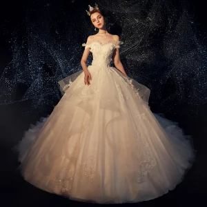 Élégant Champagne Robe De Mariée 2019 Robe Boule De L 039 Épaule Manches Courtes Dos Nu Appliques En Dentelle Perle Glitter Tulle Chapel Train Volants