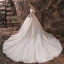 Romantisch Champagner Durchsichtige Brautkleider / Hochzeitskleider 2019 A Linie Rundhalsausschnitt Kurze Ärmel Rückenfreies Applikationen Spitze Glanz Tülle Kathedrale Schleppe Rüschen