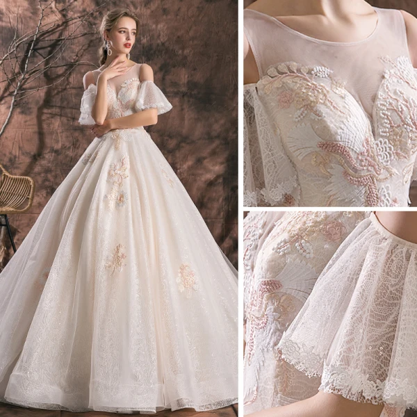 Romantisch Champagner Durchsichtige Brautkleider / Hochzeitskleider 2019 A Linie Rundhalsausschnitt Kurze Ärmel Rückenfreies Applikationen Spitze Glanz Tülle Kathedrale Schleppe Rüschen