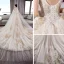 Eleganckie Szampan Suknie Ślubne Z Szalem 2019 Princessa Spaghetti Pasy Bez Rękawów Bez Pleców Aplikacje Z Koronki Perła Frezowanie Trenem Katedra Wzburzyć