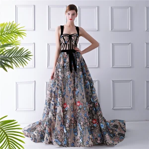Coloré Multi Couleurs Robe De Soirée 2019 Princesse Épaules Sans Manches Floral Brodé Ceinture Tribunal Train Volants Dos Nu Robe De Ceremonie