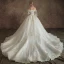 Chic Ivoire Robe De Mariée 2019 Princesse De l'épaule Gonflée 3/4 Manches Appliques En Dentelle Plumes Perle Chapel Train Volants