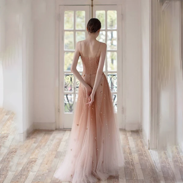 Fabuleux Champagne Dégradé De Couleur Robe De Soirée 2019 Princesse Bretelles Spaghetti Col v profond Sans Manches Glitter Tulle Perlage Longue Volants Dos Nu Robe De Ceremonie