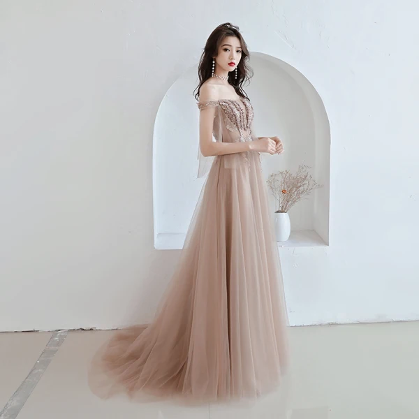 Illusion Champagner Abendkleider 2019 A Linie Off Shoulder 1/2 Ärmel Applikationen Spitze Perlenstickerei Sweep / Pinsel Zug Rüschen Rückenfreies Festliche Kleider