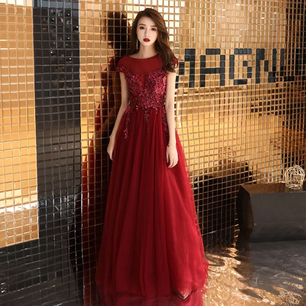 Chic / Beautiful Burgundy See-through Evening Dresses 2019 A-Line / Princess Scoop Neck Cap Sleeves Appliques Flower Beading Floor-Length / Long Ruffle Backless Formal Dresses