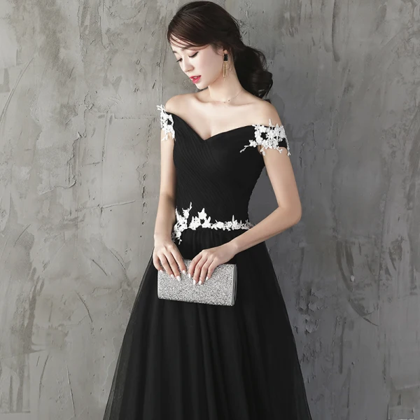 Affordable Black Evening Dresses  2019 A-Line / Princess Off-The-Shoulder Short Sleeve Appliques Lace Pearl Floor-Length / Long Ruffle Backless Formal Dresses