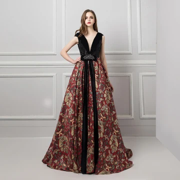 Sexy Noire Robe De Soirée 2019 Princesse V Cou Sans Manches Perlage Faux Diamant Ceinture Impression Fleur Tribunal Train Volants Dos Nu Robe De Ceremonie