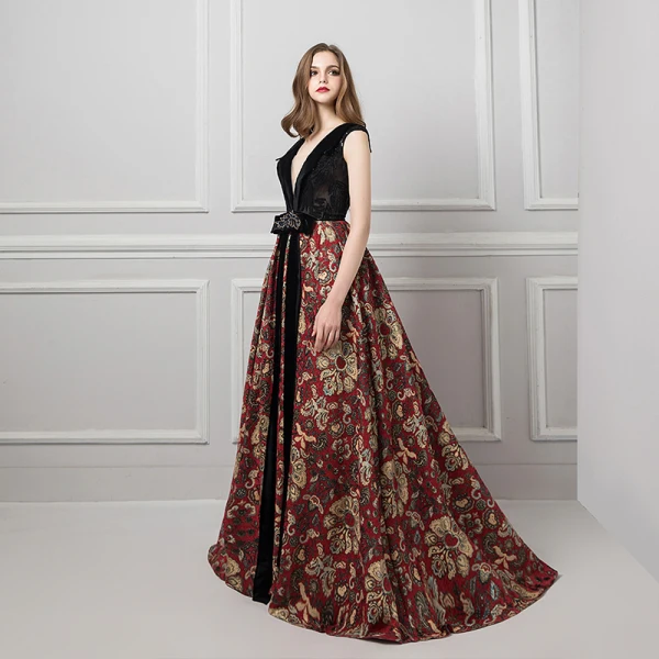 Sexy Noire Robe De Soirée 2019 Princesse V-Cou Sans Manches Perlage Faux Diamant Ceinture Impression Fleur Tribunal Train Volants Dos Nu Robe De Ceremonie