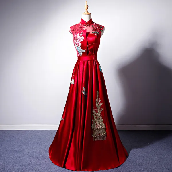 Style Chinois Rouge Satin Transparentes Robe De Soirée 2019 Princesse Col Haut Sans Manches Noeud Ceinture Brodé Fleur Perle Faux Diamant Longue Volants Dos Nu Robe De Ceremonie