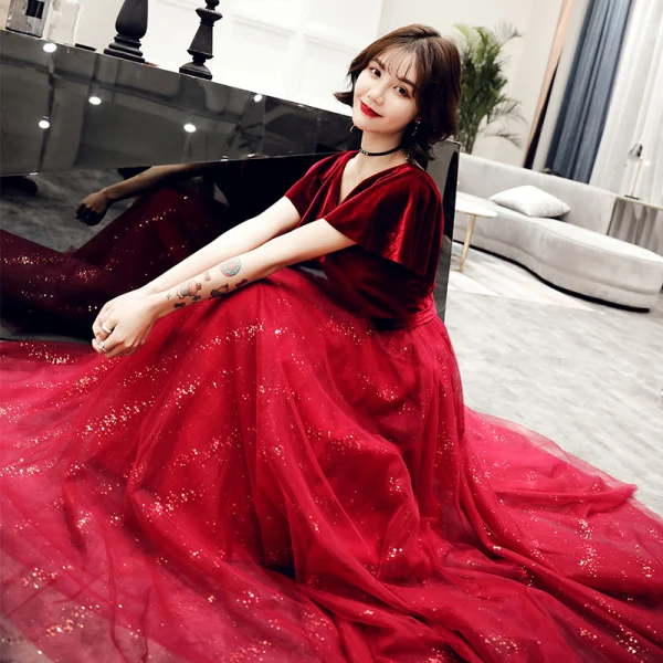 Chic / Beautiful Burgundy Suede Evening Dresses  2019 A-Line / Princess V-Neck Short Sleeve Sash Glitter Tulle Floor-Length / Long Ruffle Backless Formal Dresses