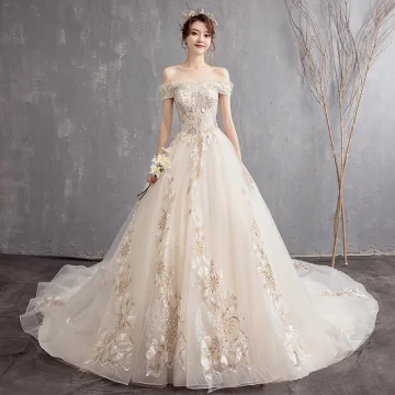 Abordable Champagne Robe De Mariée 2019 Princesse De L 039 Épaule Manches Courtes Dos Nu En Dentelle Appliques Chapel Train Volants