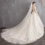 Abordable Champagne Robe De Mariée 2019 Princesse De l'épaule Manches Courtes Dos Nu En Dentelle Appliques Chapel Train Volants