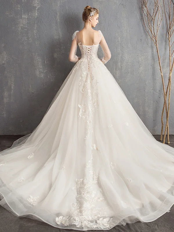 Elegante Champagner Durchsichtige Brautkleider / Hochzeitskleider 2019 A Linie Eckiger Ausschnitt Lange Ärmel Rückenfreies Applikationen Spitze Perlenstickerei Perle Pailletten Kapelle-Schleppe Rüschen
