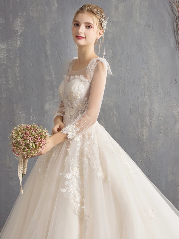 Elegante Champagner Durchsichtige Brautkleider / Hochzeitskleider 2019 A Linie Eckiger Ausschnitt Lange Ärmel Rückenfreies Applikationen Spitze Perlenstickerei Perle Pailletten Kapelle-Schleppe Rüschen