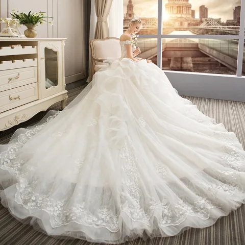 Elegante Champagner Brautkleider / Hochzeitskleider 2019 A Linie Off Shoulder Kurze Ärmel Rückenfreies Applikationen Spitze Perle Kapelle-Schleppe Rüschen