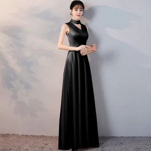 Abordable Noire Satin Robe De Soirée 2019 Princesse Col Haut Sans Manches Perlage Gland Ceinture Longue Volants Robe De Ceremonie