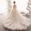 Elegant Champagne Brudekjoler 2019 Prinsesse Spaghettistropper Uten Ermer Ryggløse Appliques Blonder Perle Beading Chapel Train Buste