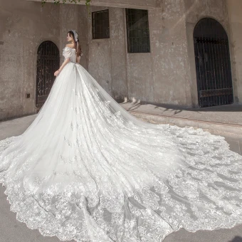 Stunning Ivory Wedding Dresses 2019 A Line Princess Off The Shoulder Puffy Short Sleeve Backless Appliques Lace Tulle Glitter Royal Train Ruffle