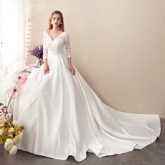 Abordable Ivoire Satin Transparentes Robe De Mariée 2019 Princesse V Cou 3 4 Manches Dos Nu Appliques En Dentelle Chapel Train