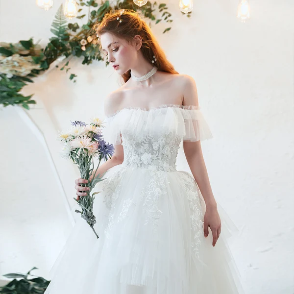 Abordable Ivoire Robe De Mariée 2019 Princesse De l'épaule Manches Courtes Dos Nu Appliques En Dentelle Perle Train De Balayage Volants