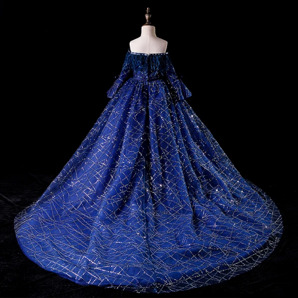 Élégant Bleu Roi Robe Ceremonie Fille 2019 Robe Boule De l'épaule Gonflée Manches Longues Ceinture Glitter Paillettes Plumes Chapel Train Volants Dos Nu Robe Pour Mariage