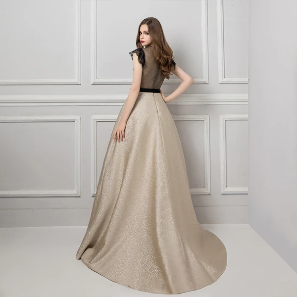 Illusion Champagne Transparentes Dentelle Robe De Soirée 2019 Princesse Encolure Dégagée Sans Manches Ceinture Glitter Perlage Faux Diamant Train De Balayage Volants Robe De Ceremonie