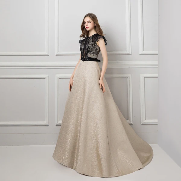 Illusion Champagne Transparentes Dentelle Robe De Soirée 2019 Princesse Encolure Dégagée Sans Manches Ceinture Glitter Perlage Faux Diamant Train De Balayage Volants Robe De Ceremonie