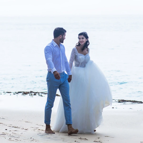 Erschwinglich Ivory / Creme Strand Brautkleider / Hochzeitskleider 2019 Ballkleid Eckiger Ausschnitt Lange Ärmel Rückenfreies Perlenstickerei Pailletten Lange Rüschen