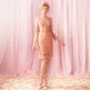 Elegant Perle Pink Kjoler Til Brudens Mor 2019 Scoop Neck Langærmet Beading Krystal Bælte Korte Halterneck Kjoler Til Bryllup