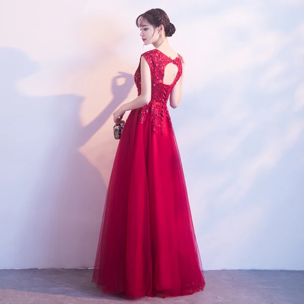 Affordable Burgundy Evening Dresses 2019 A-Line / Princess Scoop Neck Sleeveless Appliques Lace Flower Rhinestone Bow Sash Floor-Length / Long Ruffle Backless Formal Dresses