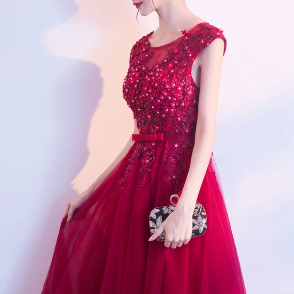 Affordable Burgundy Evening Dresses 2019 A-Line / Princess Scoop Neck Sleeveless Appliques Lace Flower Rhinestone Bow Sash Floor-Length / Long Ruffle Backless Formal Dresses