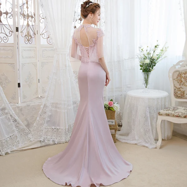 Élégant Rougissant Rose Transparentes Robe De Soirée 2019 Trompette / Sirène Col Haut Manches Courtes Appliques En Dentelle Perlage Faux Diamant Train De Balayage Volants Dos Nu Robe De Ceremonie