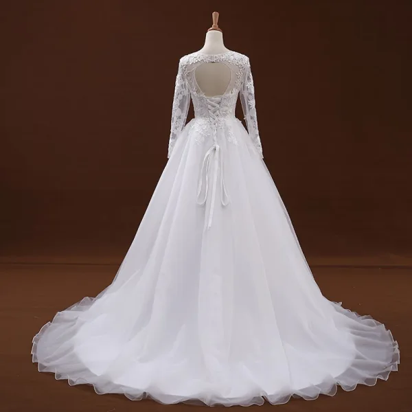 Eleganta Vita Bröllopsklänningar 2018 Prinsessa Urringning Långärmad Halterneck Appliqués Pierced Spets Chapel Train Ruffle