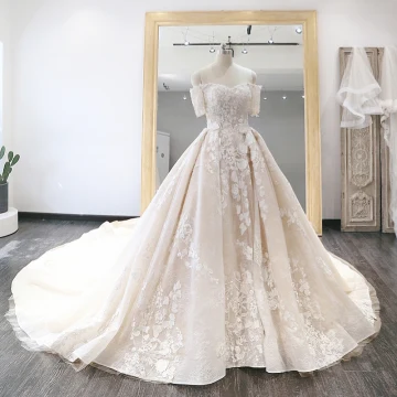 Lyx Champagne Bröllopsklänningar 2019 Balklänning Av Axeln Korta Ärm Halterneck Appliqués Spets Pärla Rhinestone Glittriga Glitter Paljetter Cathedral Train Ruffle