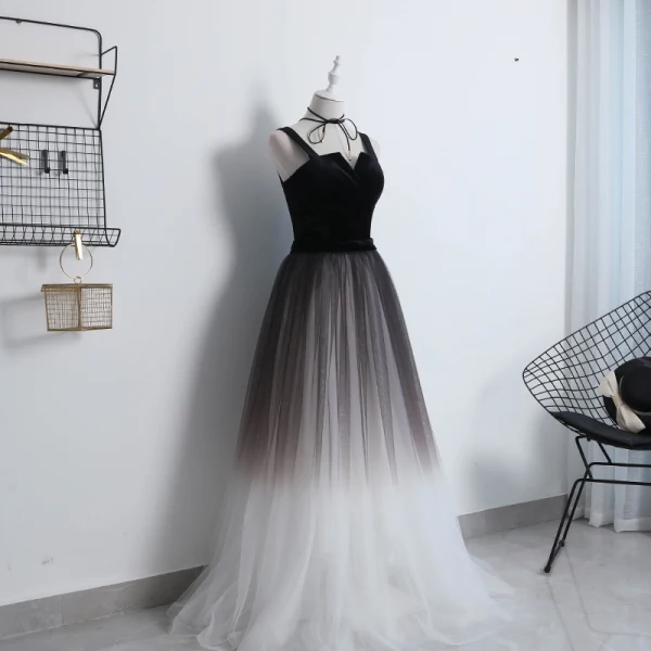 Modern / Fashion Black Gradient-Color Ivory Prom Dresses 2018 A-Line / Princess Shoulders Sleeveless Floor-Length / Long Ruffle Backless Formal Dresses