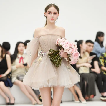 Moderne Mode Champagne Été Robe De Fete 2019 Princesse De L Épaule Gonflée 1 2 Manches Appliques Fleur Ceinture Courte Volants Dos Nu Robe De Ceremonie