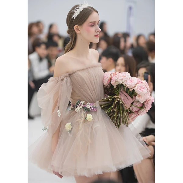 Mode Champagner Sommer Partykleider 2019 A Linie Off Shoulder Geschwollenes 1/2 Ärmel Applikationen Blumen Stoffgürtel Kurze Rüschen Rückenfreies Festliche Kleider