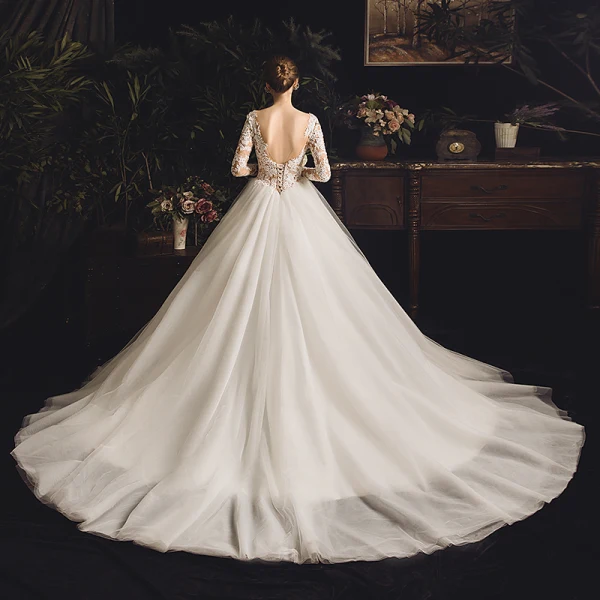 Illusion Elfenben Genomskinliga Bröllopsklänningar 2019 Prinsessa Fyrkantig Ringning Långärmad Halterneck Appliqués Spets Chapel Train Ruffle